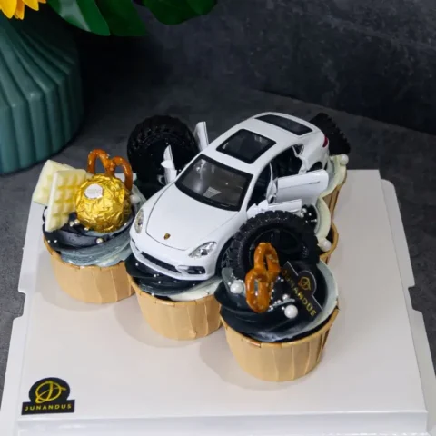Posh Theme Cupcake