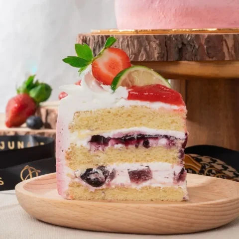 Strawberry Victoria Yogurt Chiffonge® (Slice)