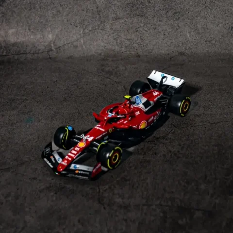 Bburago® F1 Ferrari Car #44 Lewis Hamilton
