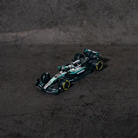 Bburago Mercedes-AMG F1 W15 Car