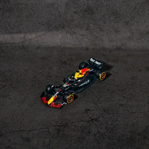 Bburago Red Bull Racing RB19 Car