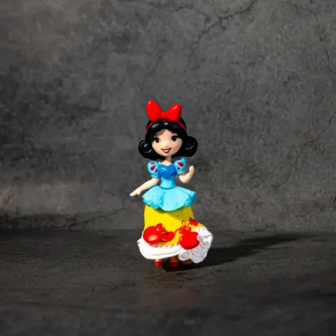 Hasbro Princess Snow White Snap-ins