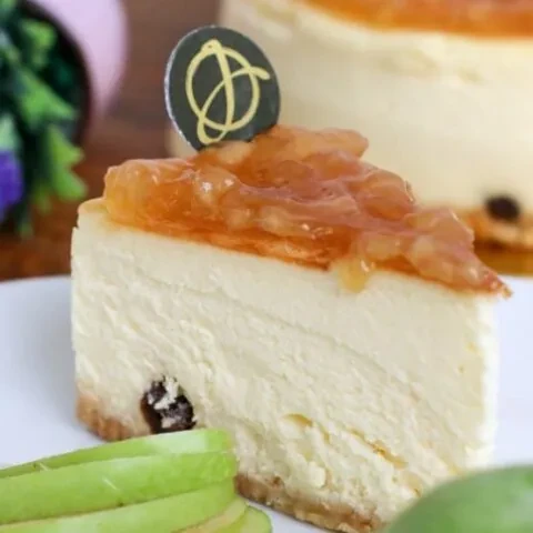 Cinnamon Apple Cheesecake (Slice)